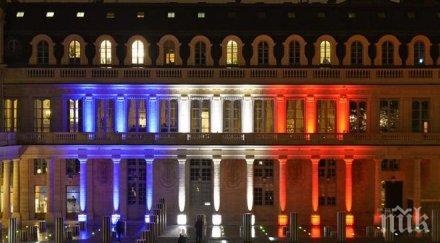 париж почита жертвите атентатите шум светлина