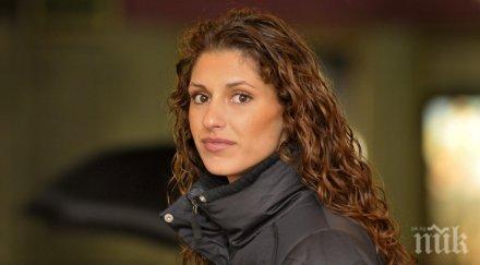 секси волейболистка помага цска пари