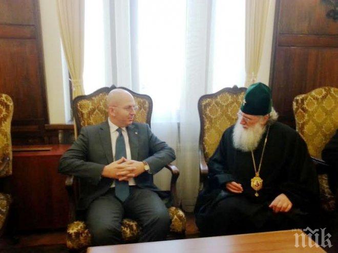 Патриарх Неофит на среща с Румен Йончев: Българските църковни общини зад граница имат важна мисия