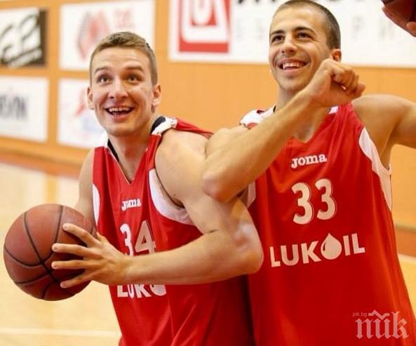 Лукойл продължава да гази, съдия закъсня за мача