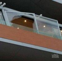 ПЪРВО в ПИК! Ураганен вятър изпочупи прозорците на столичен мол! Стъкла „заваляха” върху посетителите! (снимки)
