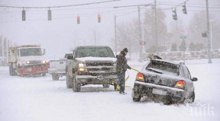 снежна виелица парализира чикаго отмениха 350 полета