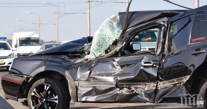 КАСАПНИЦА! Черен уикенд с 5 трупа окървави пътищата ни, двама берат душа