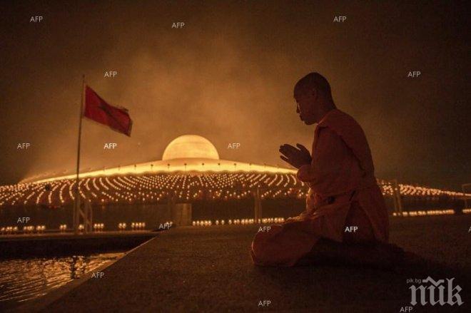 Бомба избухна в храм в Токио