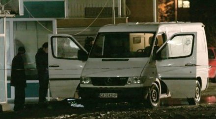 тримата бандити задигнали 173 000 удара нощ