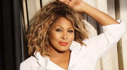 тина търнър получи швейцарско гражданство