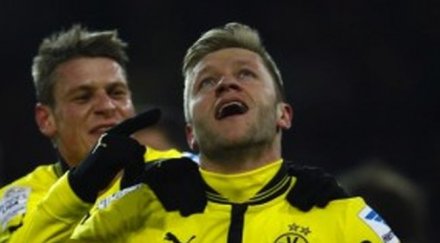 борусия дортмунд продължава наказателната акция