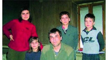 съдът върна децата бащата тъмничар