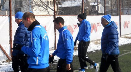 тонев замина левски кипър продължава търси халф