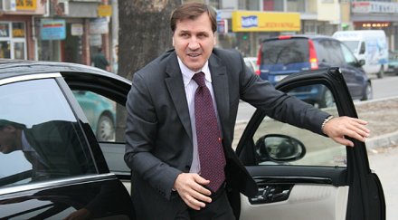 разярени бултраси налетяха бият димитър христолов