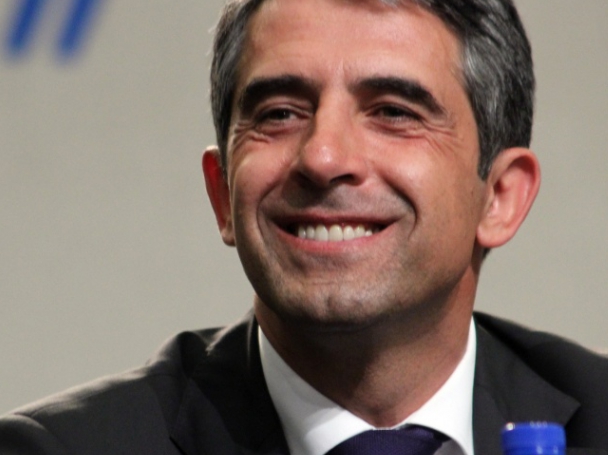 Плевнелиев намаза ските на Бойко за НСО