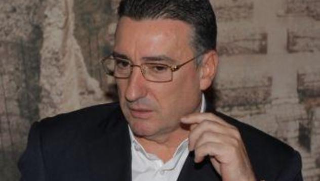 Миню Стайков поиска Ветко Арабаджиев да го спаси от МВР