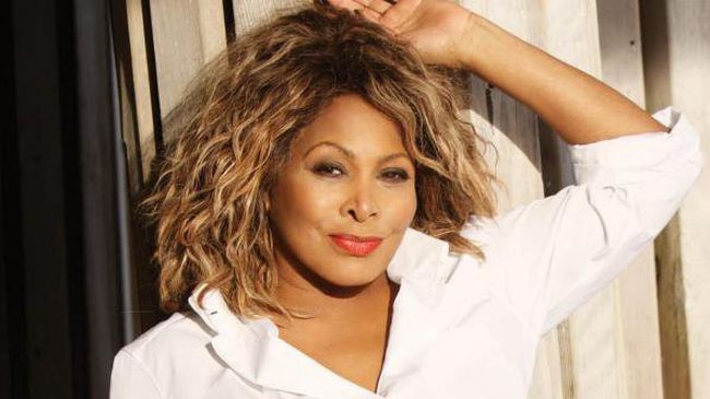 Тина Търнър ще получи швейцарско гражданство