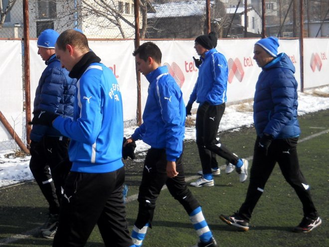 Тонев замина при Левски в Кипър, продължава да търси халф