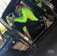 Регекампф зарадва дъщеря си с джип за 50 хиляди евро