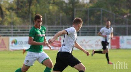 нападател нефтохимик скъса мускул десния крак