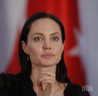 Какво сподели Анджелина Джоли в социалните мрежи относно темата за тероризма? Убедена съм, че ще го споделиш и ти!