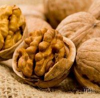 Апаши отмъкнаха тон орехи