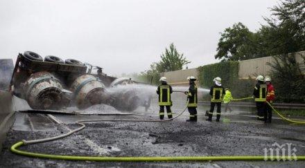 извънредно сирийско турската граница горят камиони