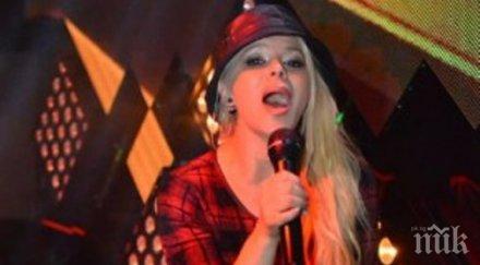 деси слава занемари ходи участия мръсна коса снимки