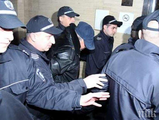 Бургаски бабaити вилняха в Съдебната палата