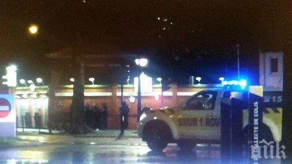 Всички заложници във Франция са освободени