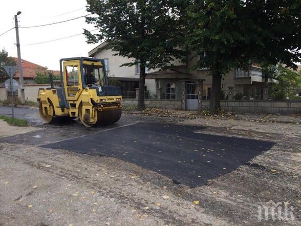 Община Силистра асфалтира пътни отсечки преди зимния сезон
