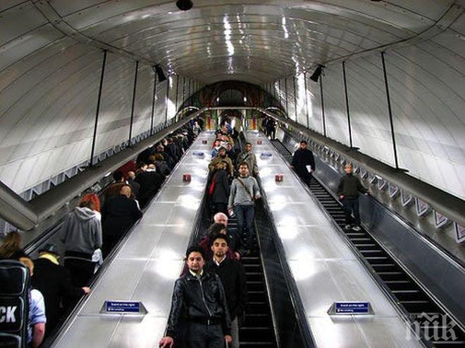 Лондонското метро загърбва етиката по ескалаторите