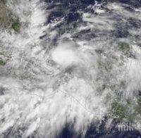 Ураганът Сандра внезапно изгуби мощ и се преобразува в буря втора категория 