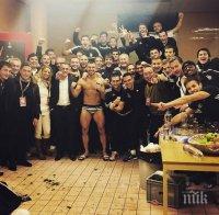 Божинов стриптизьор в Холандия (снимка)