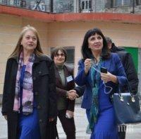 Зам. министър Кастрева посети Центъра за кариерно развитие във В. Търново Зам. министър Кастрева посети Центъра за кариерно развитие във В. Търново