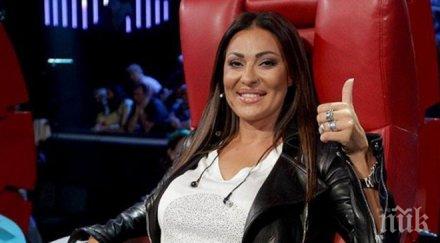 цеца величкович показа дългите крака снимка