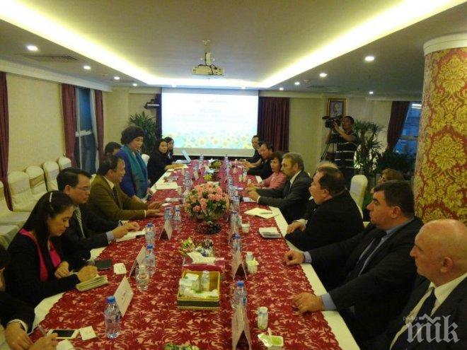 Виетнамци искат съвместни предприятия за производство на млечни продукти и коприна в България