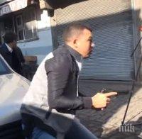 Ужас в Турция! Застреляха адвокат пред очите на мнозина (видео)