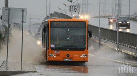 заради дъжда черния петък градският транспорт софия закъснява минути