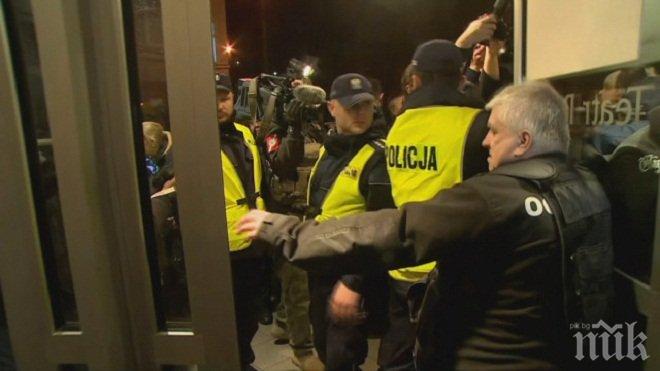 Протест в Полша заради порноактьори в театрална постановка
