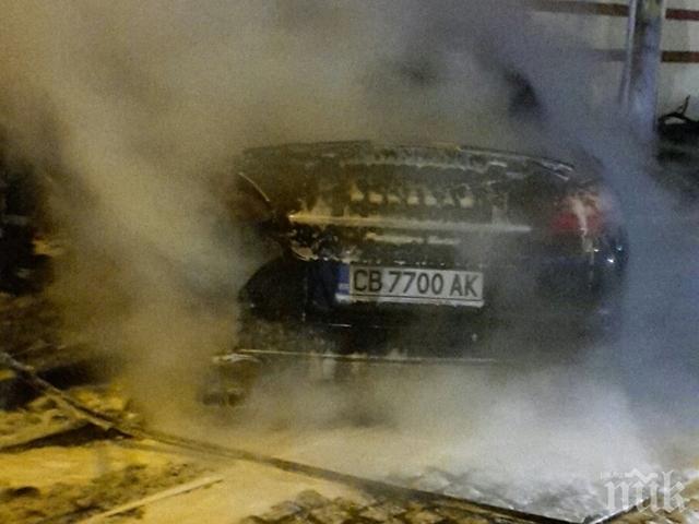 Катастрофа в София! Кола се блъсна в оградата на Семинарията и изгоря