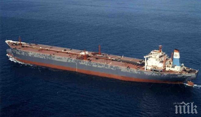 На борда на заседналия край Сахалин танкер има 786 тона гориво