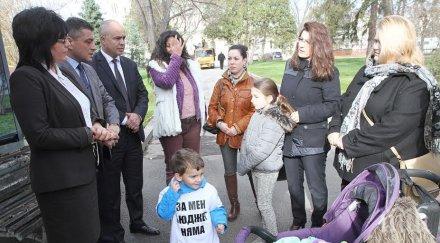 депутати бсп лява българия срещнаха протестиращи