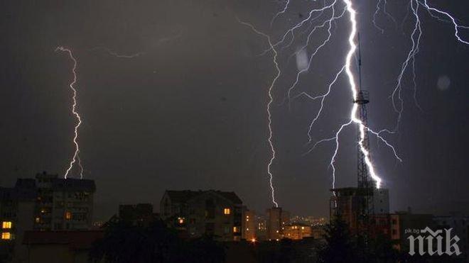 Мощна буря удари Хамбург