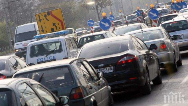 5000 опасни коли кръстосват улиците