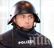 Взеха на подбив баварските полицаи заради вида им (снимки)