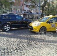 Такси помете колоездач в Пловдив