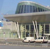 Прехвърлят полетите от Терминал 1 на Терминал 2 на летище София заради белгийския бус