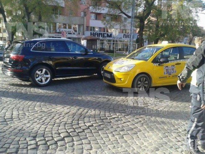 Такси помете колоездач в Пловдив