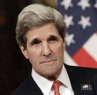 Джон Кери пристигна в Атина 