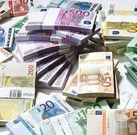 Фалшиви полицаи откраднаха 50 000 евро от брониран автомобил Фалшиви полицаи откраднаха 50 000 евро от брониран автомобил