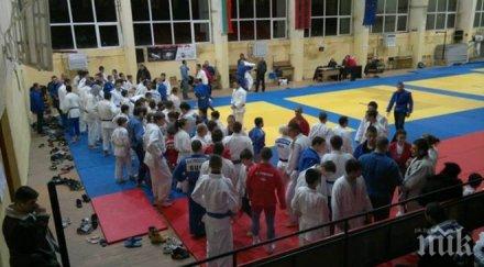 700 джудисти страни турнир локомотив