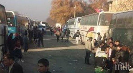 гръцката полиция блокира хиляди бежанци македонската граница