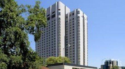 светещи овошки замениха изкоренени вишни столичен хотел